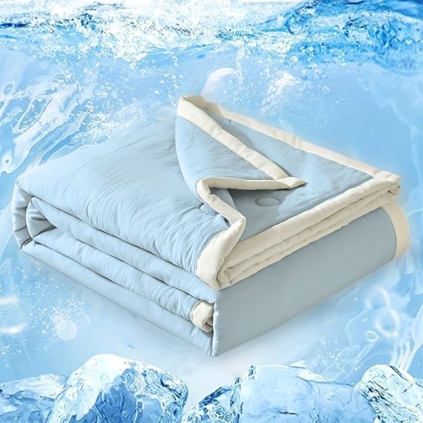 ❄️ لحاف تبريد – لمسة باردة لليالي الصيف ❄️ استمتع بنوم منعش مع لحاف تبريد فاخر مصنوع من قماش بارد يمتص حرارة الجسم، خفيف وناعم ومنفوش ليمنحك الراحة في الليالي الحارة. ✅ قماش بارد الملمس مثالي لمشكلة التعرق الليلي. ✅ تصميم خفيف ومنفوش لراحة وانتعاش. ✅ لون أزرق أنيق يضفي لمسة هدوء لغرفتك. ✅ مثالي لمحبي النوم البارد في الصيف. برودة وراحة ترافقك طول الليل. 🛏️❄️ - Image 5