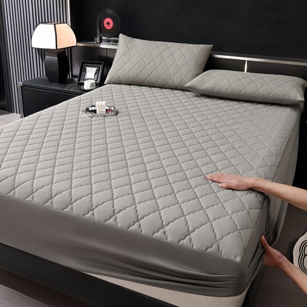 🛏️ ملاية مطاط ناعمة – 100% بوليستر 🛏️ أضف لمسة راحة وفخامة لسريرك مع ملاية مطاط عالية الجودة، بتصميم جيب عميق لتثبيت مثالي على المرتبة. ✅ قماش ناعم ومريح يضمن لك نوم هادئ. ✅ 100% بوليستر متين وسهل العناية. ✅ مناسبة لغرف النوم أو الفنادق. ✅ بدون أغطية مخدات أو حشوة. الراحة والأناقة في تصميم واحد يدوم معك موسم بعد موسم. ✨ - Image 5