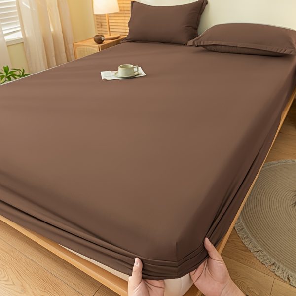 🛏️ ملاية حماية للمرتبة – لون بني سادة 🛏️ حافظ على مرتبتك بأناقة مع ملاية حماية بلون بني سادة مصنوعة من بوليستر ناعم ومتينة للاستخدام اليومي. ✅ ملمس ناعم وانسيابي يضيف راحة وفخامة لسريرك. ✅ تحمي المرتبة من الأوساخ والبقع. ✅ مقاسات تناسب أغلب المراتب. ✅ قابلة للغسيل في الغسالة لسهولة العناية. ✅ بدون أغطية مخدات. الحماية والفخامة في قطعة واحدة تدوم معك لسنوات. ✨ - Image 5