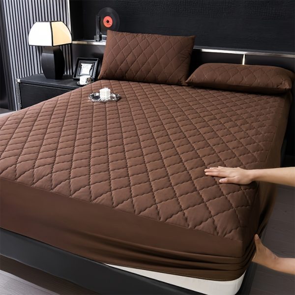 🛏️ ملاية مطاط ناعمة – 100% بوليستر 🛏️ أضف لمسة راحة وفخامة لسريرك مع ملاية مطاط عالية الجودة، بتصميم جيب عميق لتثبيت مثالي على المرتبة. ✅ قماش ناعم ومريح يضمن لك نوم هادئ. ✅ 100% بوليستر متين وسهل العناية. ✅ مناسبة لغرف النوم أو الفنادق. ✅ بدون أغطية مخدات أو حشوة. الراحة والأناقة في تصميم واحد يدوم معك موسم بعد موسم. ✨ - Image 9
