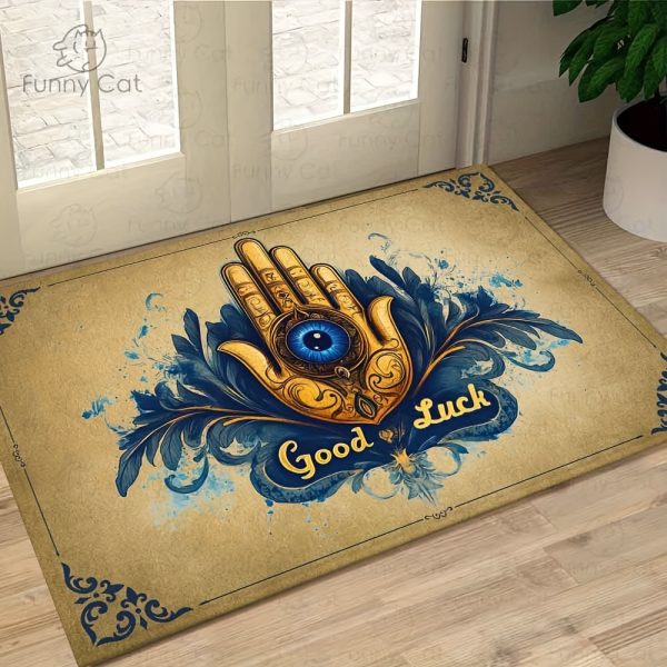 👁️ دعاسة ترحيبية بعين الحسد – لجلب الطاقة الإيجابية 👁️ استقبل ضيوفك بأسلوب مميز مع دعاسة ترحيبية فاخرة بتصميم عين الحسد الزرقاء واليد الذهبية، مزينة بزخارف زهرية أنيقة. ✅ قماش بوليستر متين مع قاعدة مطاطية مانعة للانزلاق. ✅ تصميم يرمز للطاقة الإيجابية والحماية. ✅ قابلة للغسيل في الغسالة لسهولة التنظيف. ✅ مثالية للمدخل، غرفة النوم، أو الشرفة. ✅ هدية أنيقة للعيد أو الكريسماس. الأناقة والحماية في قطعة ترحيبية واحدة. ✨ - Image 2