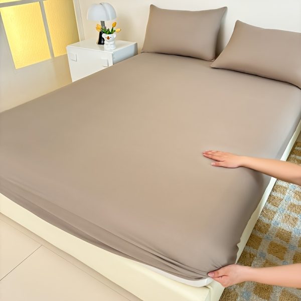 🛏️ ملاية مطاط ناعمة – حماية وراحة للمرتبة 🛏️ استمتع بنوم مريح مع ملاية مطاط متعددة الاستخدامات، تمنح سريرك مظهر أنيق وتحافظ على المرتبة. ✅ قماش ناعم ومريح يناسب كل الفصول. ✅ مناسبة لغرفة النوم، غرفة الضيوف، الشقق، أو سكن الطلاب. ✅ حماية عملية للمرتبة من الأوساخ والبقع. ✅ بدون أغطية مخدات. راحة وفخامة تناسب كل مكان وكل موسم. ✨ - Image 5