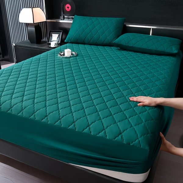 🛏️ ملاية مطاط ناعمة – 100% بوليستر 🛏️ أضف لمسة راحة وفخامة لسريرك مع ملاية مطاط عالية الجودة، بتصميم جيب عميق لتثبيت مثالي على المرتبة. ✅ قماش ناعم ومريح يضمن لك نوم هادئ. ✅ 100% بوليستر متين وسهل العناية. ✅ مناسبة لغرف النوم أو الفنادق. ✅ بدون أغطية مخدات أو حشوة. الراحة والأناقة في تصميم واحد يدوم معك موسم بعد موسم. ✨ - Image 2